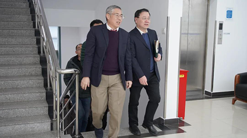 上海市浦东新区政府副区长吴强等调研玩彩网生物医药
