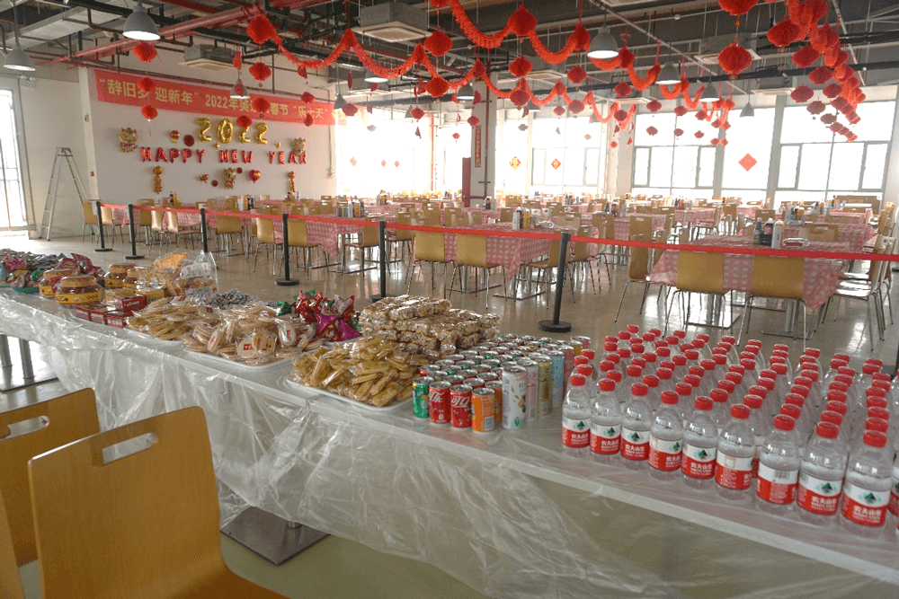 玩彩网还为同伴们准备了水果、零食、饮料等